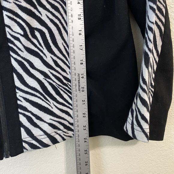 Chicos Jacket Womens Size 2 Large Zebra Print Fullzip Stretch Black White - Picture 5 of 8